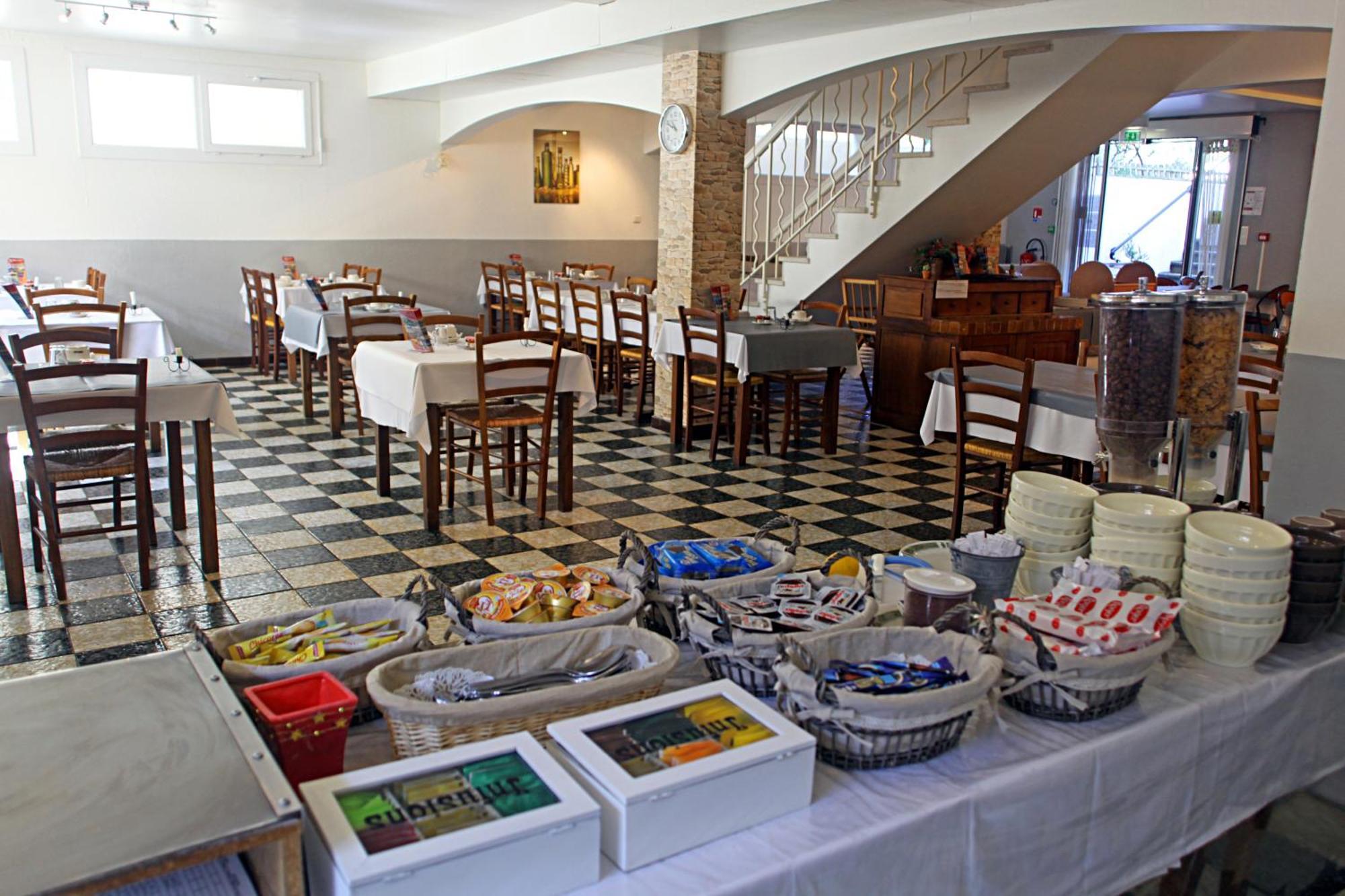 Le Petit Manoir Logis Hotell Les Angles  Eksteriør bilde