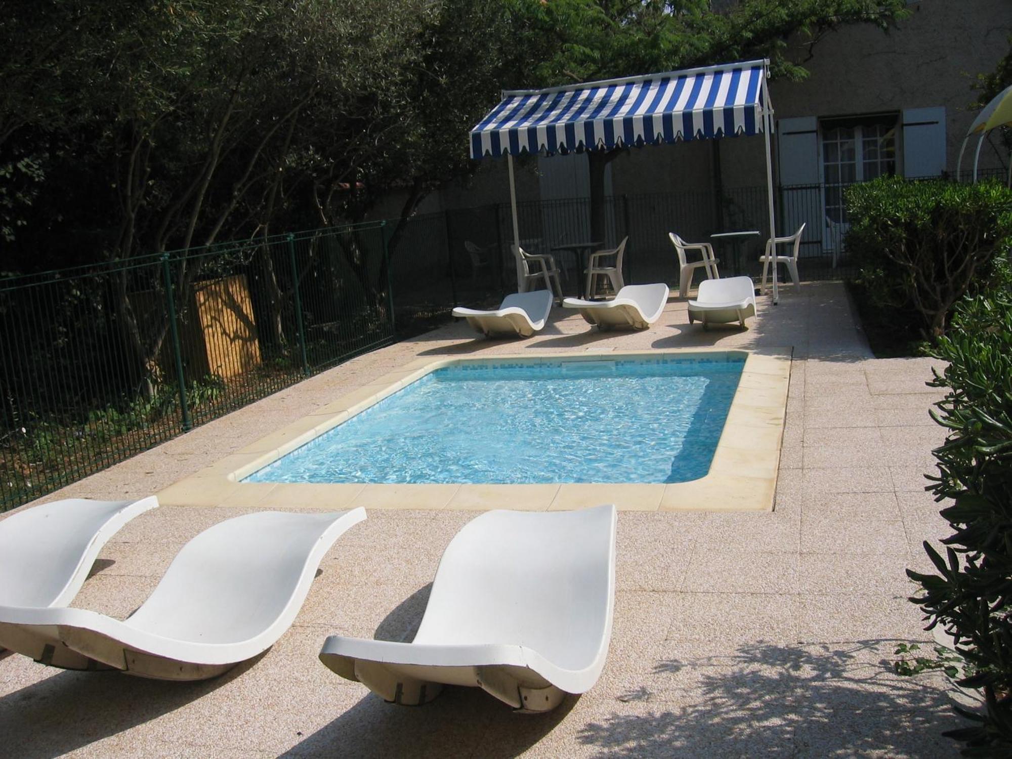Le Petit Manoir Logis Hotell Les Angles  Eksteriør bilde